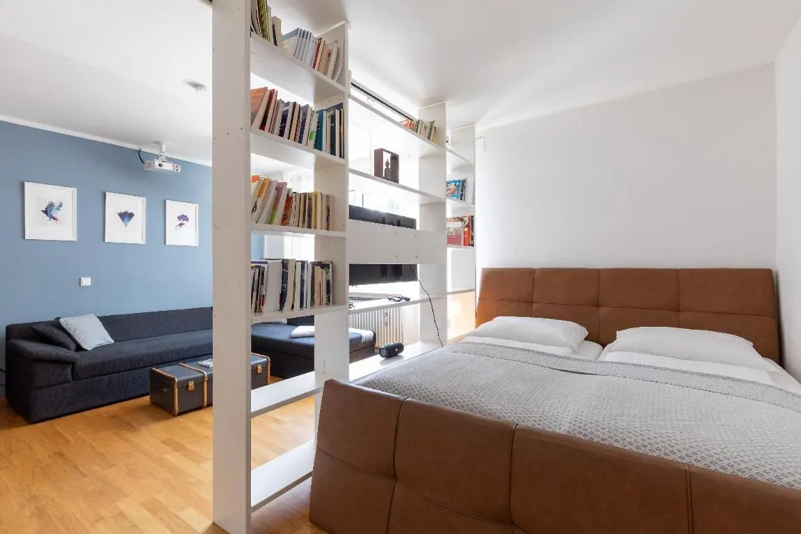 Mozart Apartment Muenchen 0*, Munich